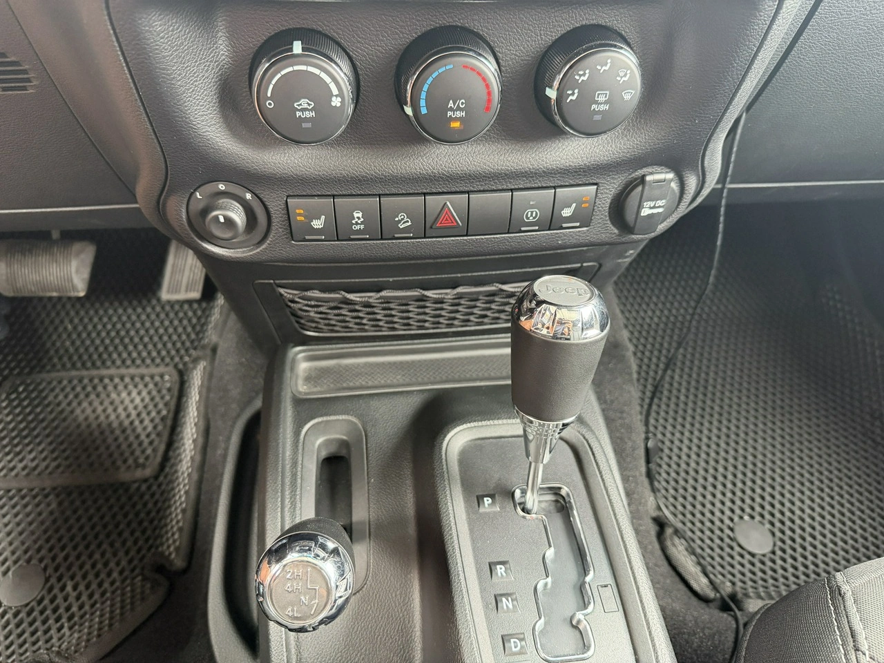 Jeep Wrangler - Zdjęcie 19