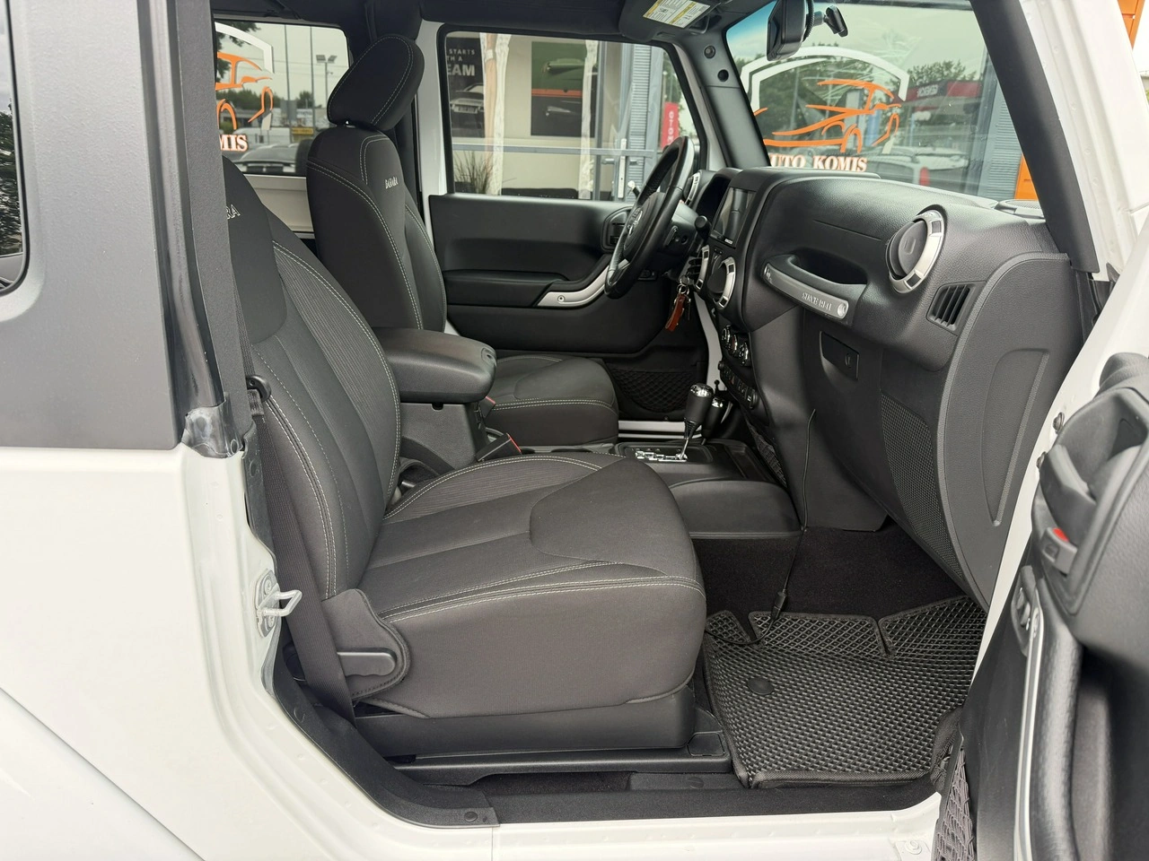 Jeep Wrangler - Zdjęcie 25