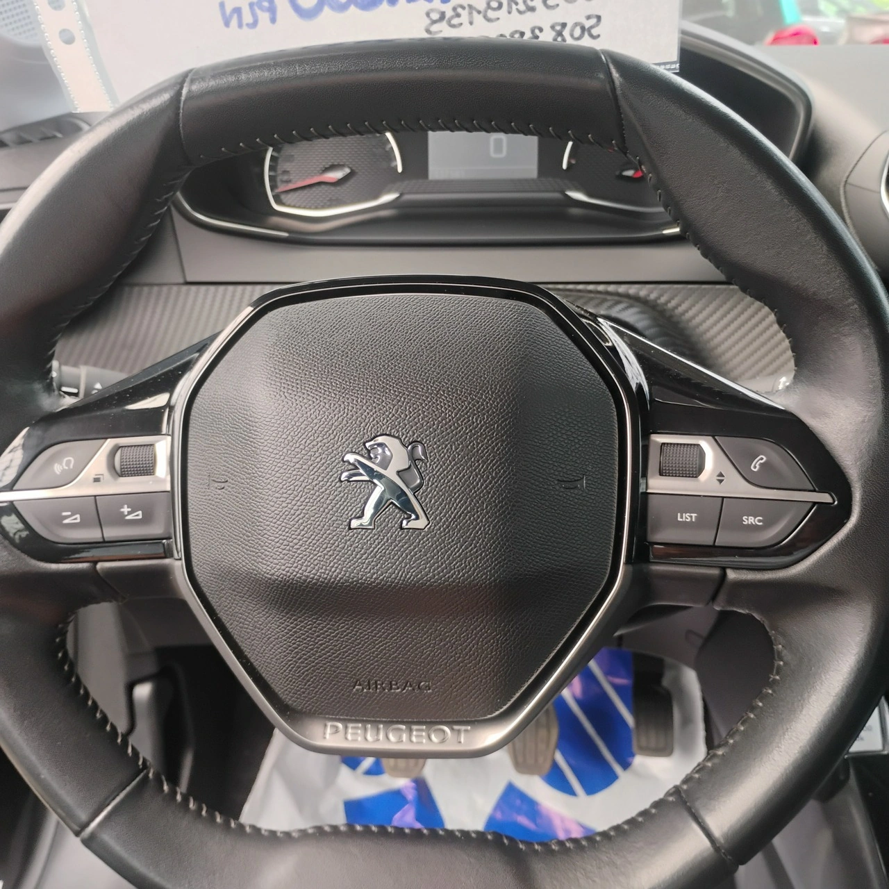 Peugeot 208 - Zdjęcie 8