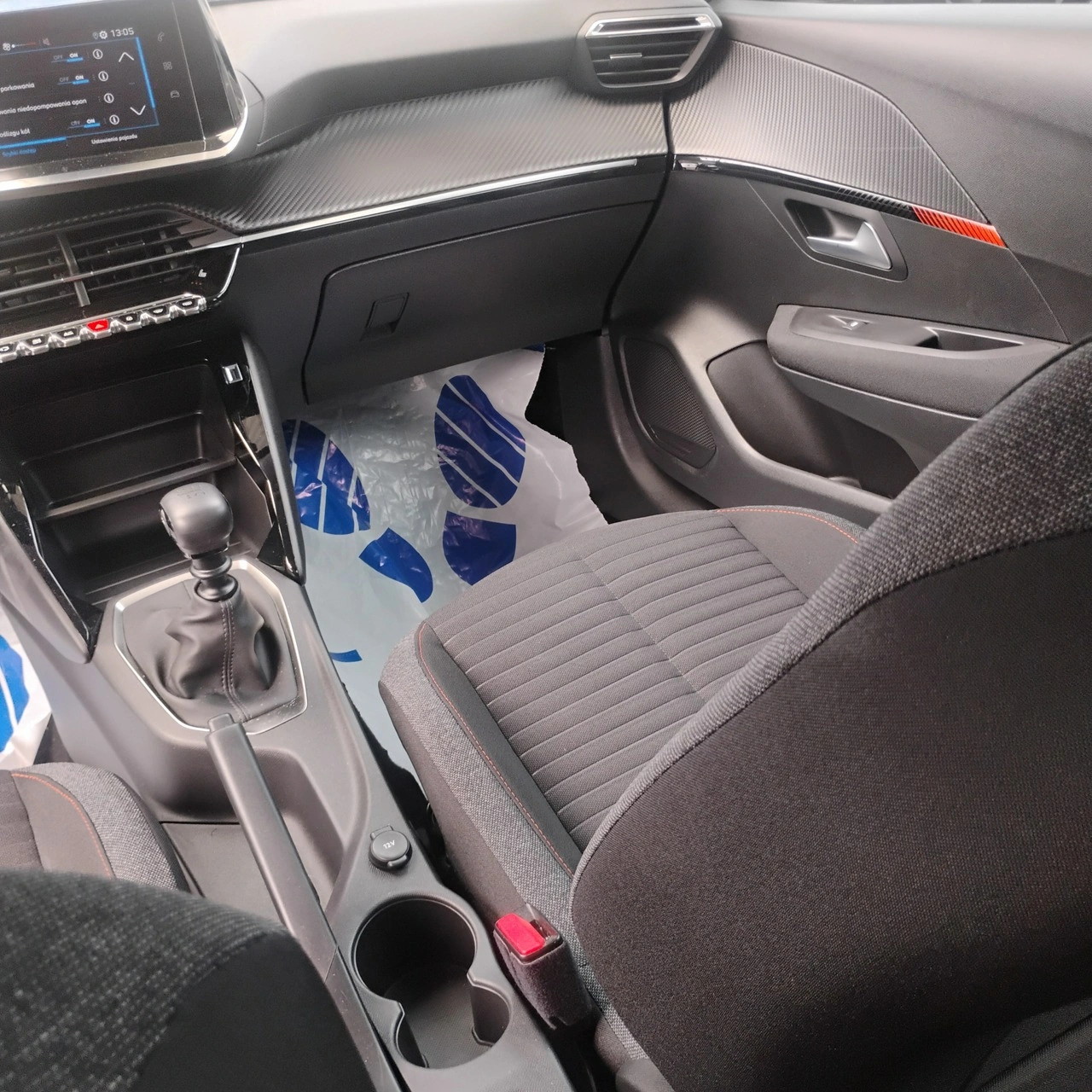 Peugeot 208 - Zdjęcie 22