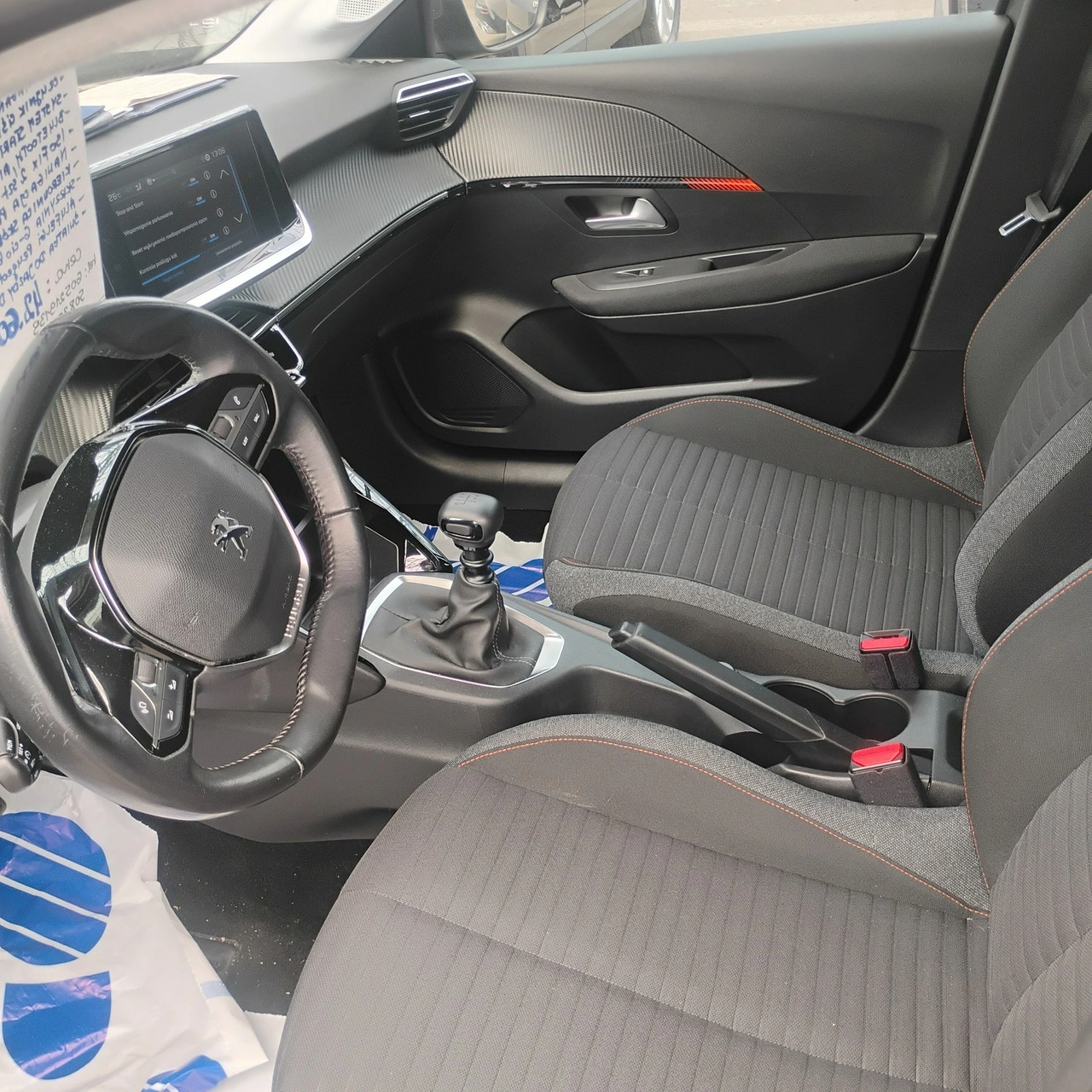 Peugeot 208 - Zdjęcie 24