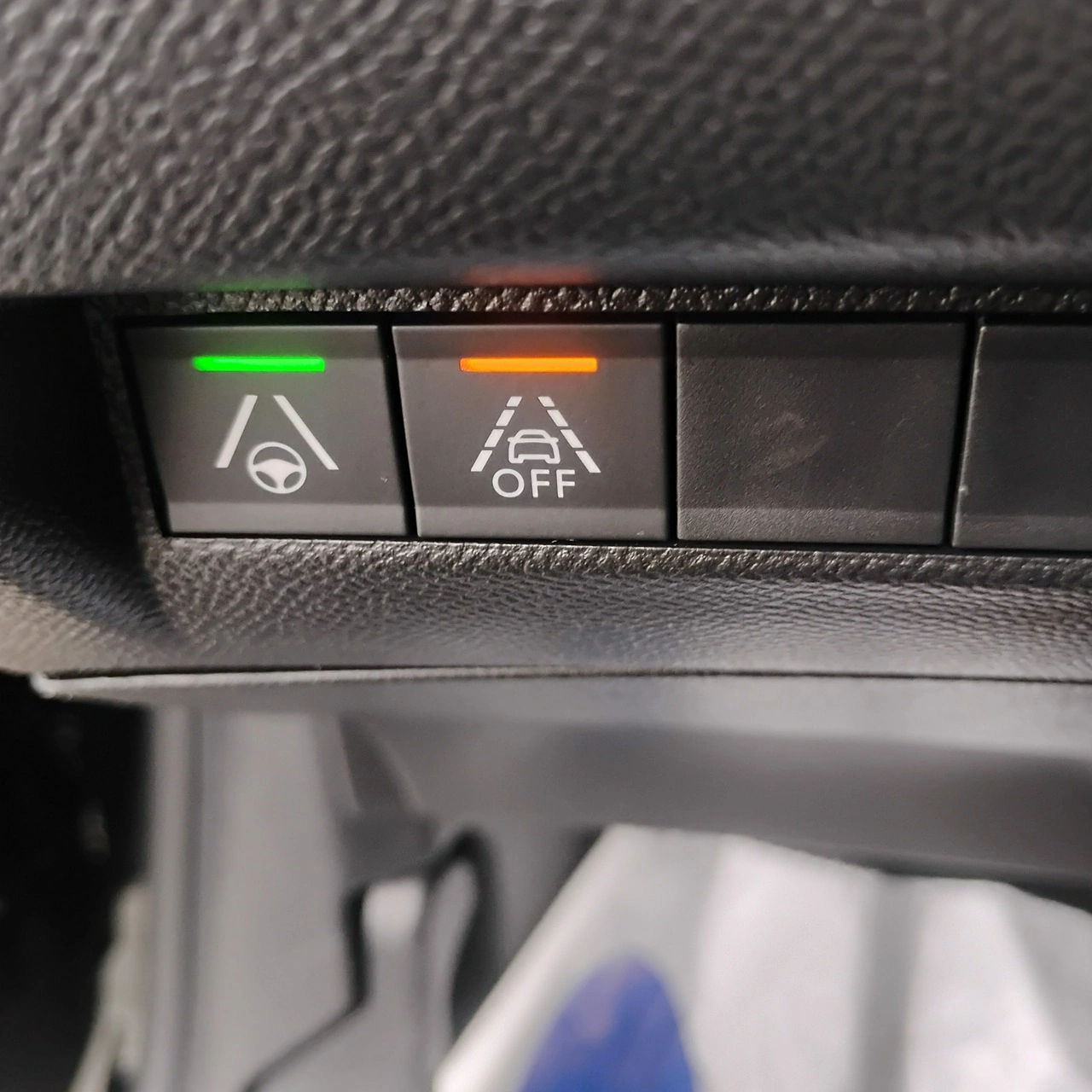 Peugeot 208 - Zdjęcie 10