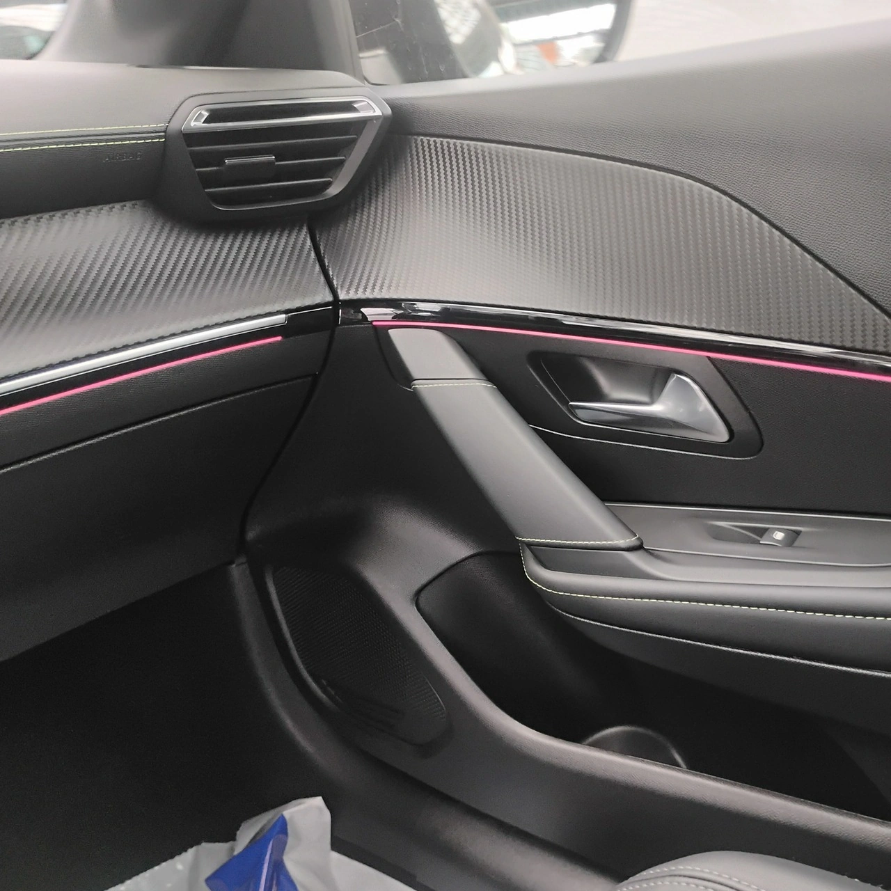 Peugeot 208 - Zdjęcie 13