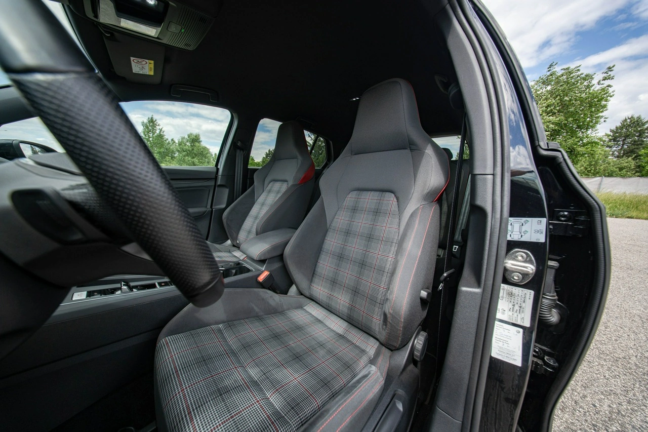 Volkswagen Golf - Zdjęcie 20