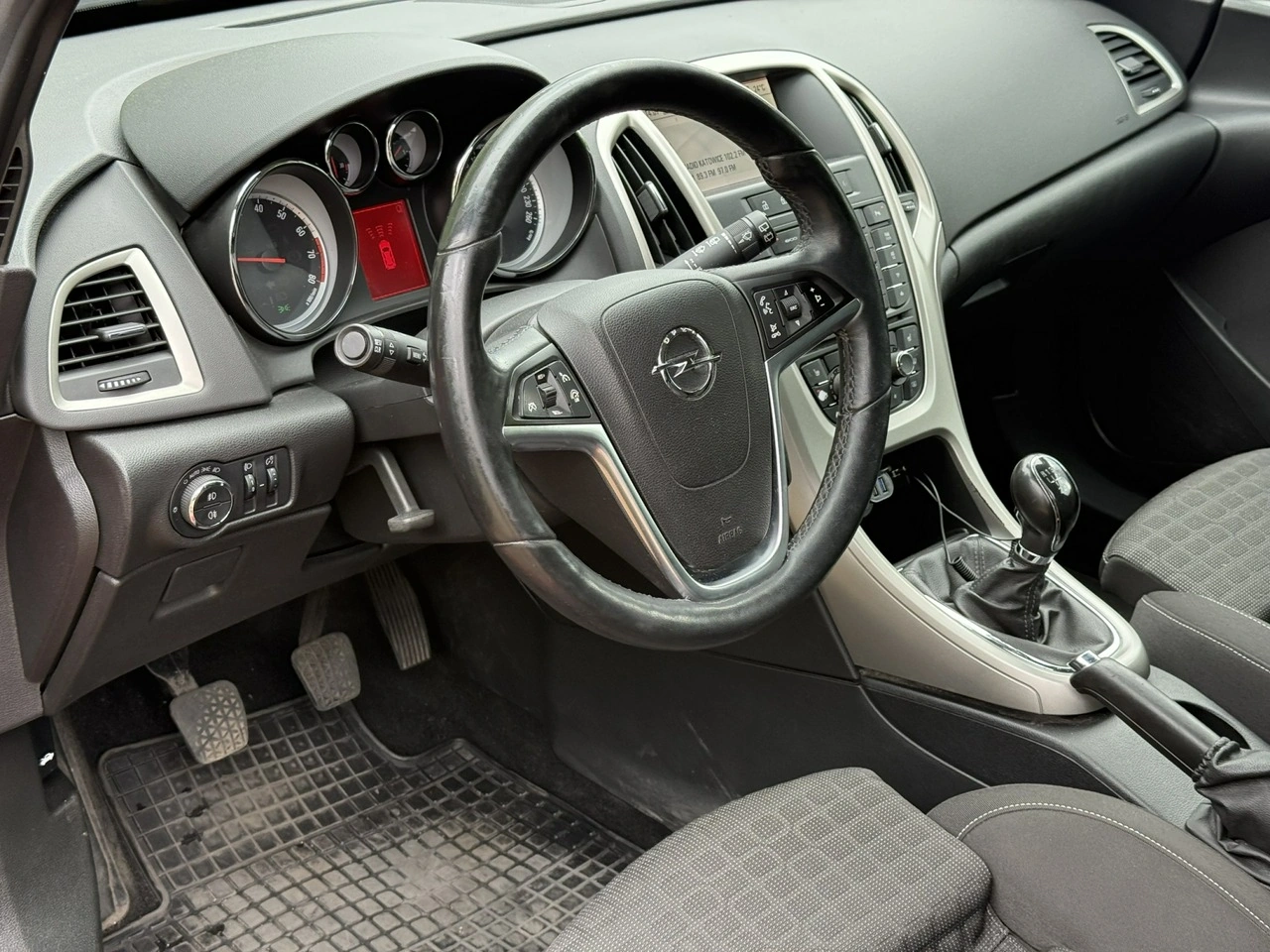 Opel Astra GTC - Zdjęcie 15