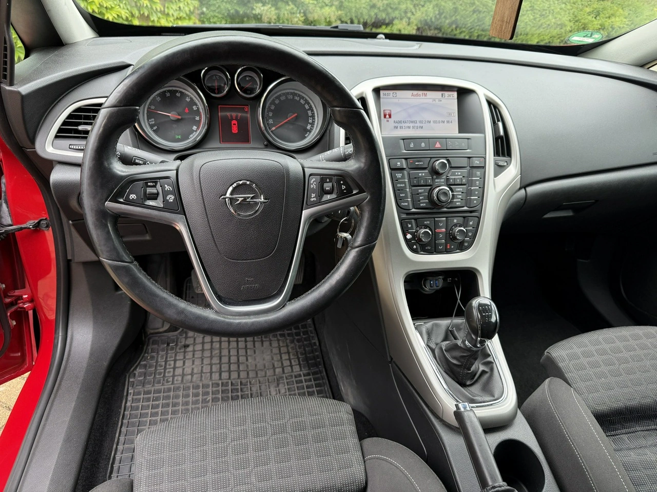 Opel Astra GTC - Zdjęcie 16