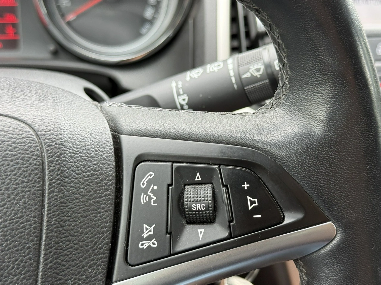 Opel Astra GTC - Zdjęcie 20