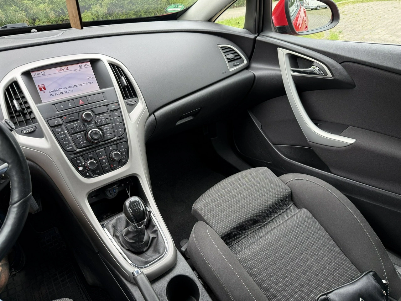 Opel Astra GTC - Zdjęcie 22