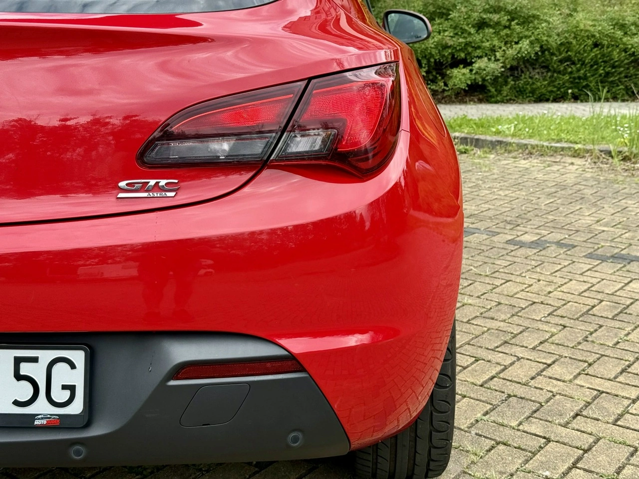 Opel Astra GTC - Zdjęcie 25
