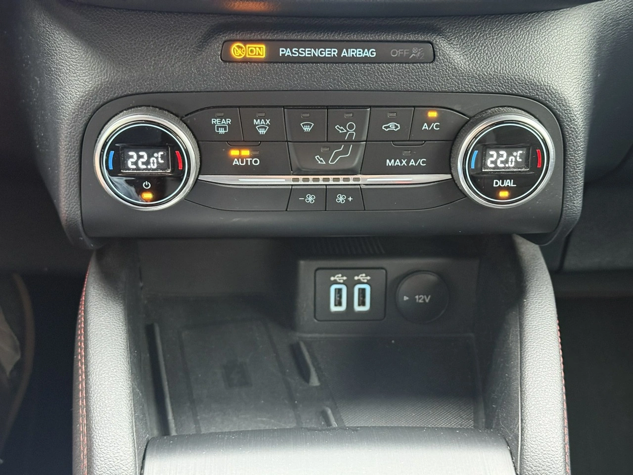 Ford Kuga - Zdjęcie 33