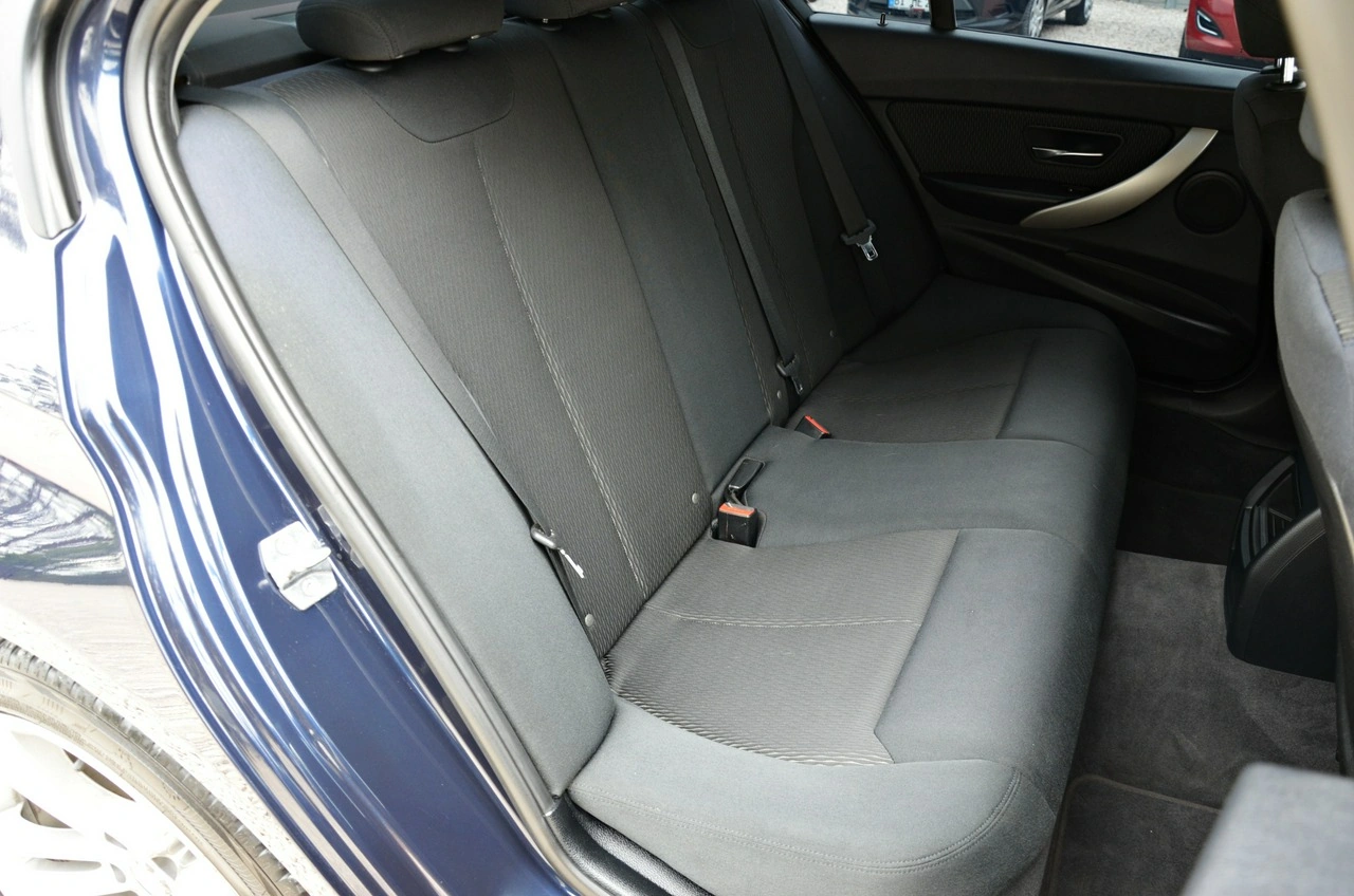 BMW 318 - Zdjęcie 9