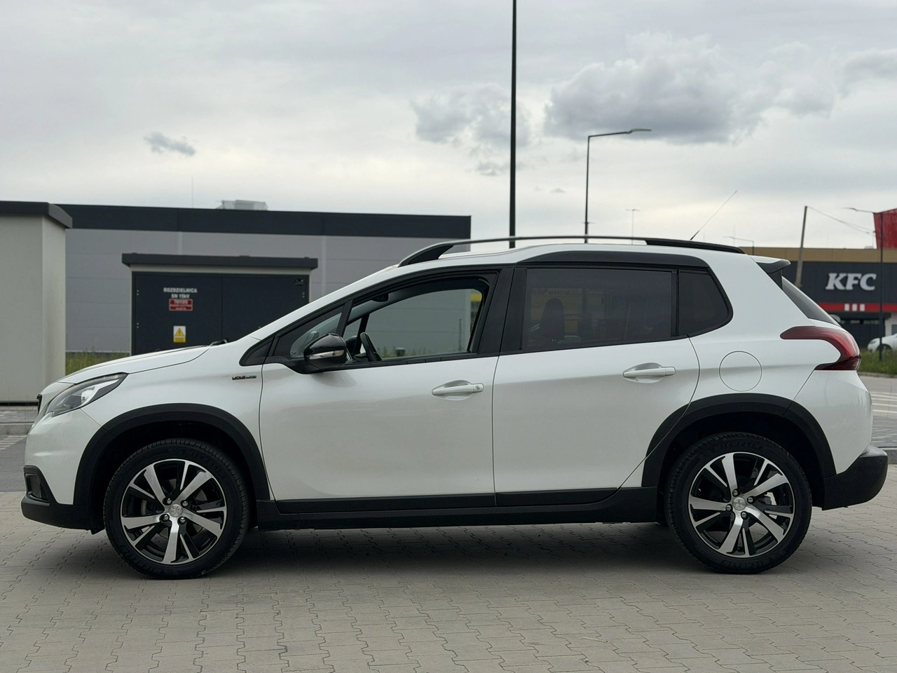 Peugeot 2008 - Zdjęcie 12