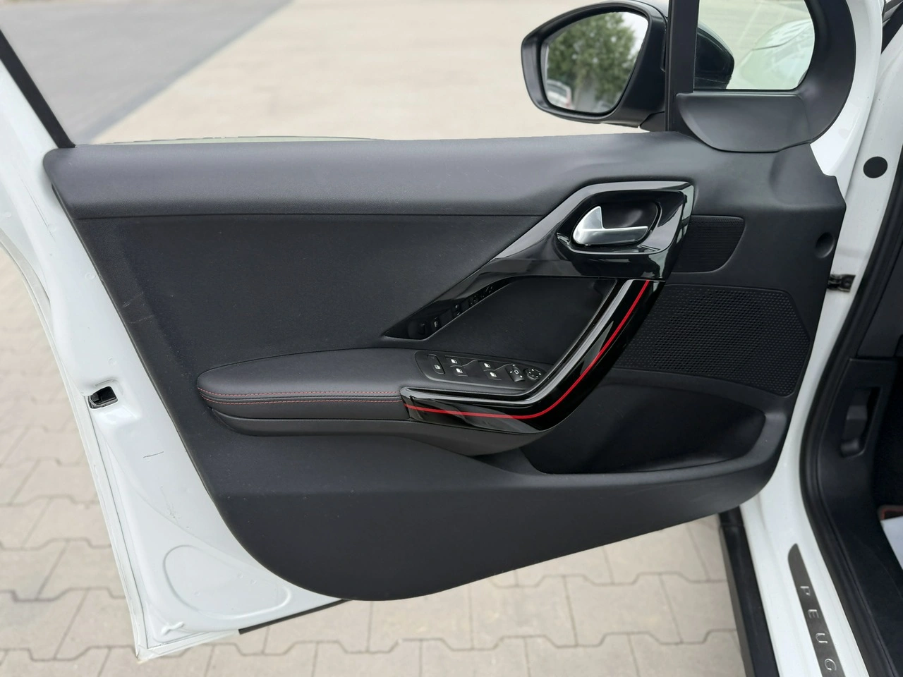 Peugeot 2008 - Zdjęcie 14