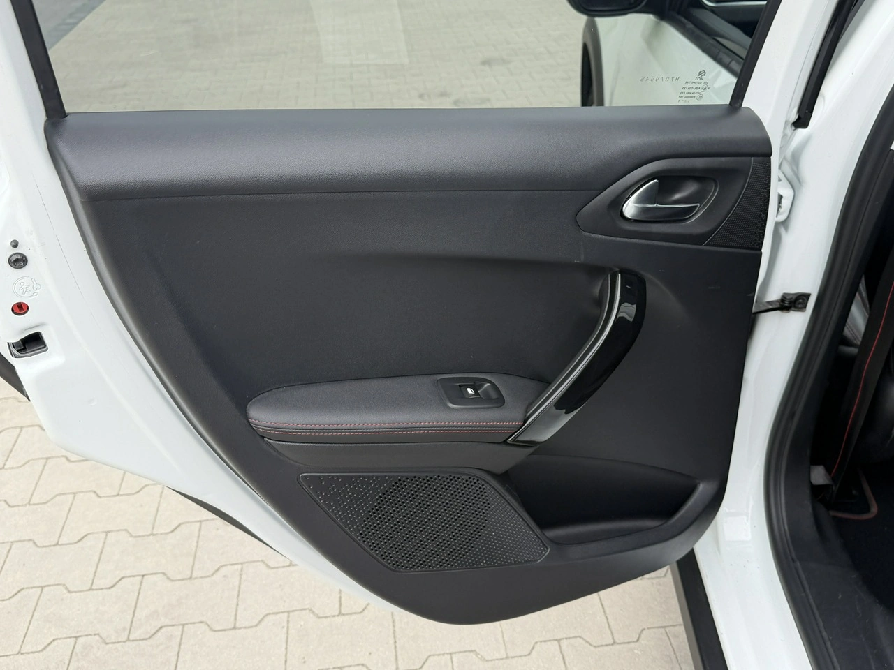 Peugeot 2008 - Zdjęcie 29