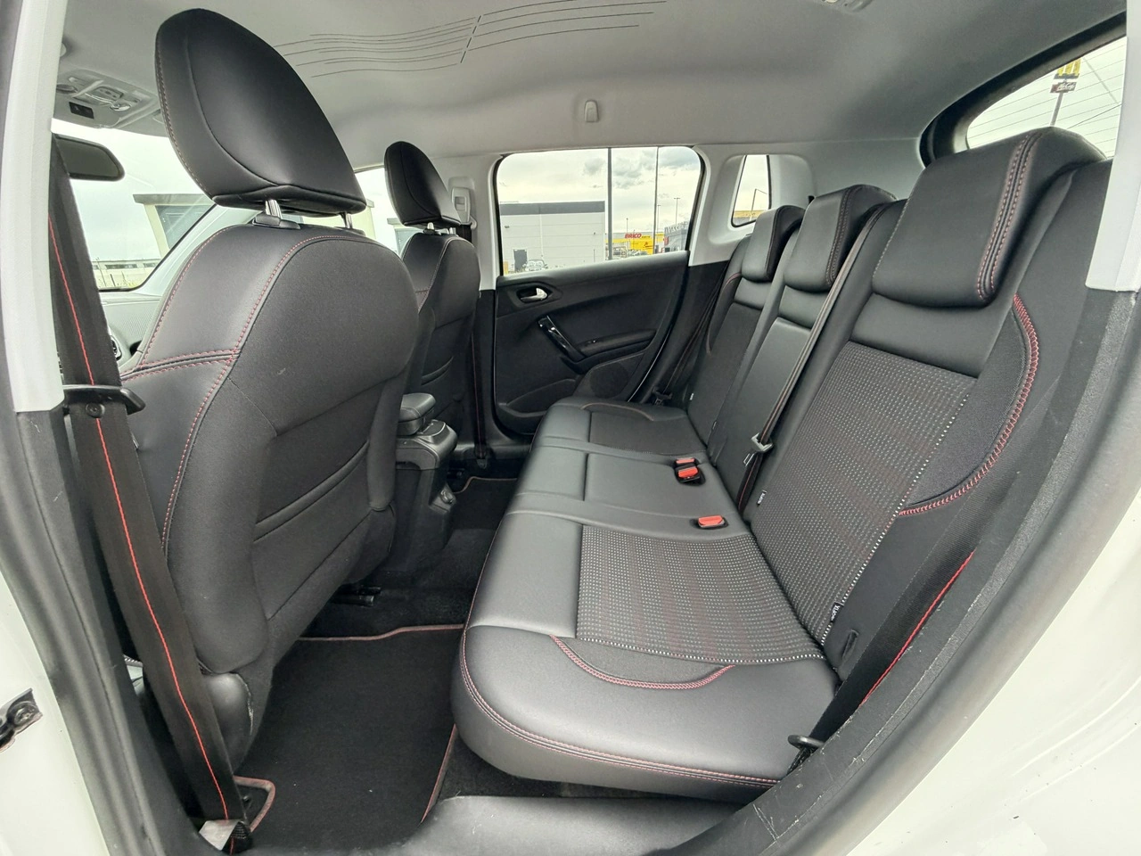 Peugeot 2008 - Zdjęcie 31