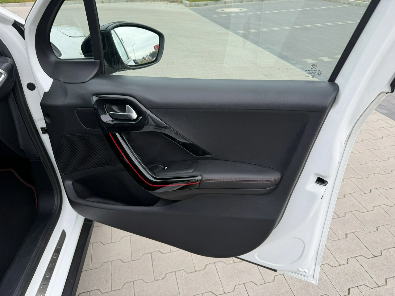 Peugeot 2008 - Zdjęcie 33