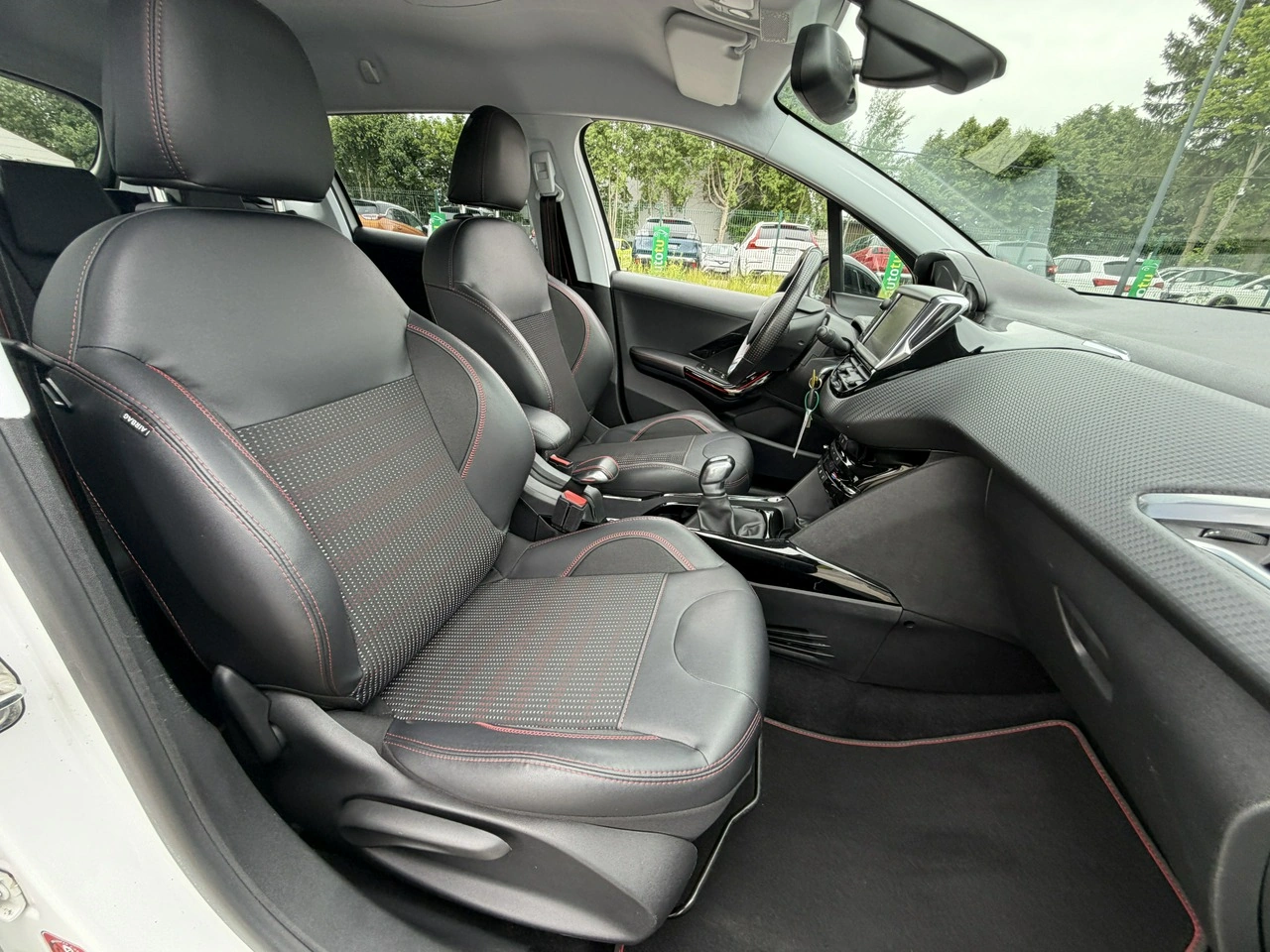 Peugeot 2008 - Zdjęcie 37