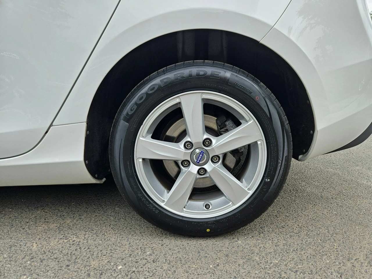 Volvo V40 - Zdjęcie 16