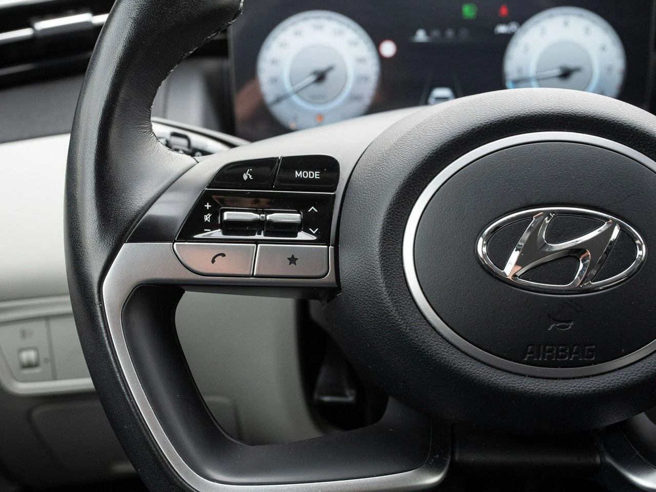 Hyundai Tucson - Zdjęcie 13