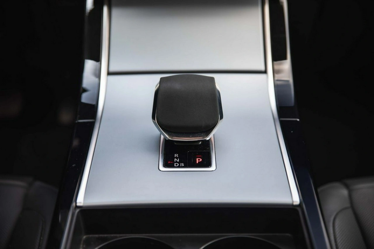Land Rover Range Rover Velar - Zdjęcie 12