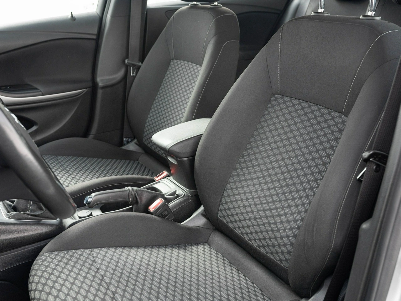 Opel Astra - Zdjęcie 10
