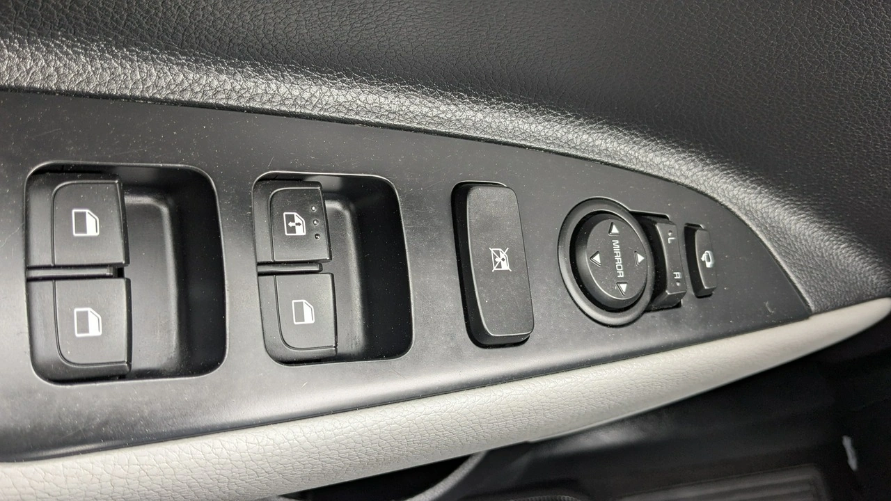 Kia Stonic - Zdjęcie 31