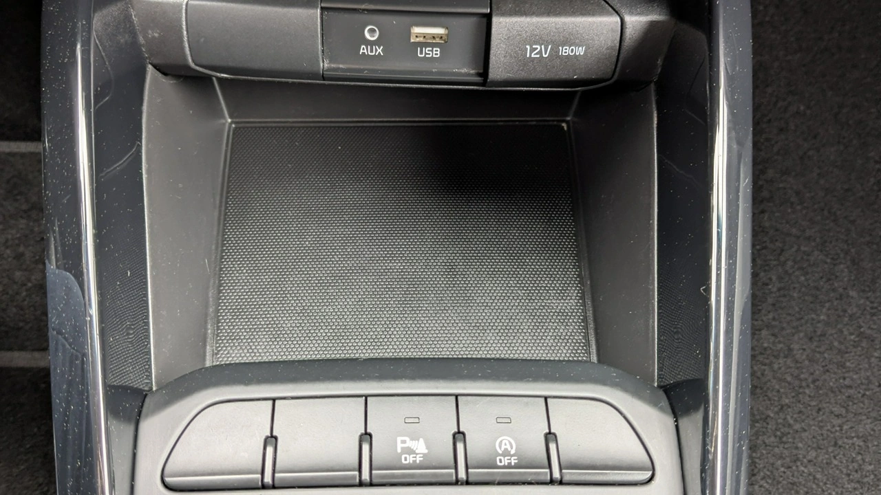Kia Stonic - Zdjęcie 32