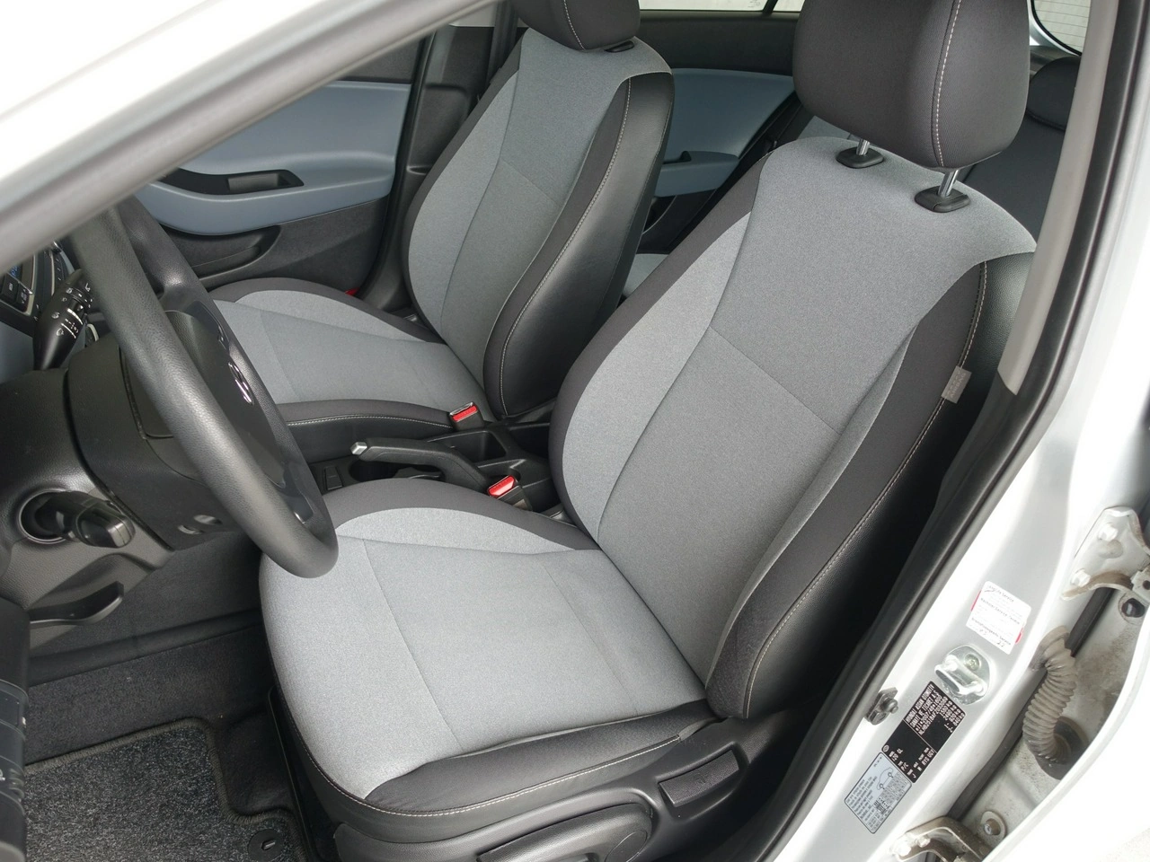 Hyundai i20 - Zdjęcie 12