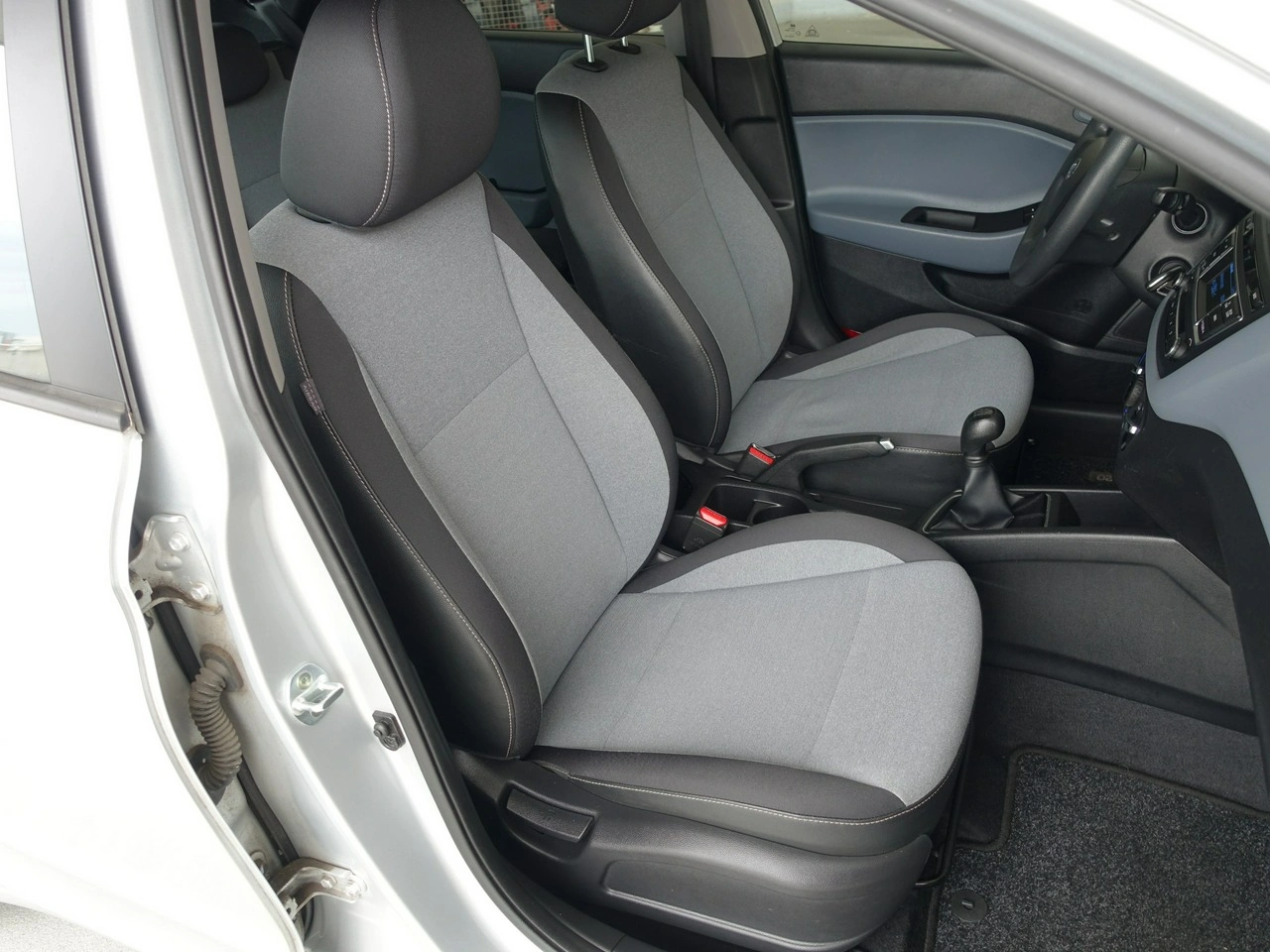 Hyundai i20 - Zdjęcie 18