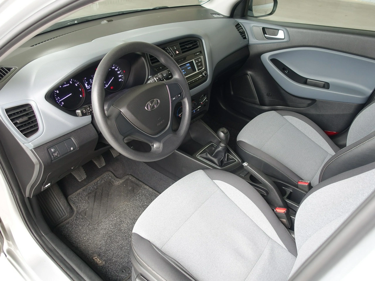 Hyundai i20 - Zdjęcie 10