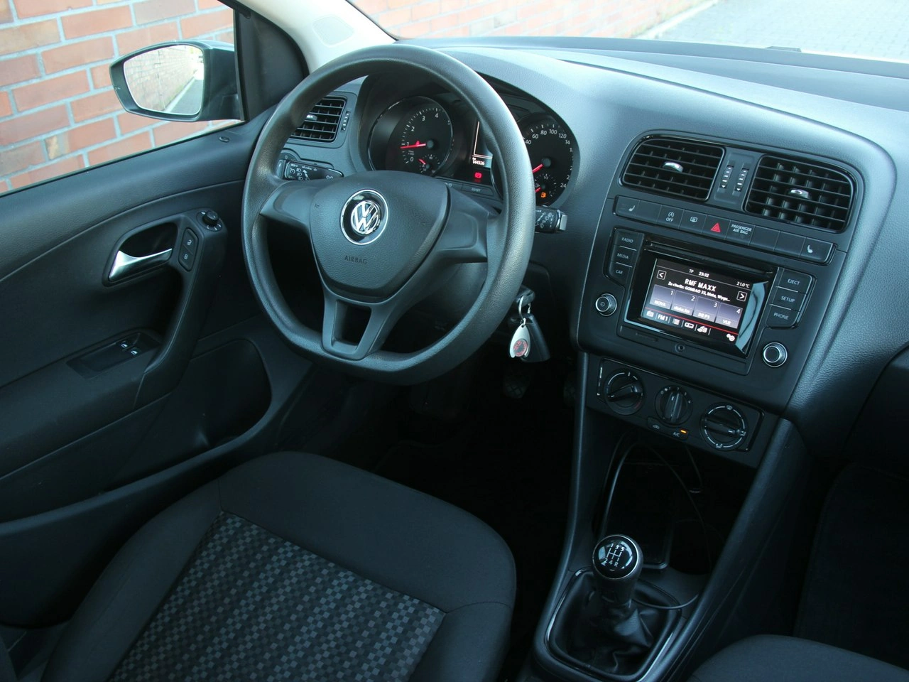 Volkswagen Polo - Zdjęcie 23