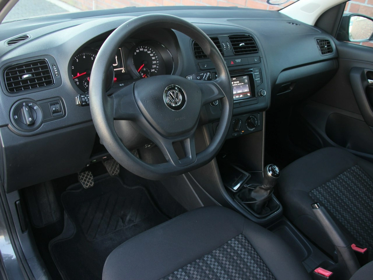 Volkswagen Polo - Zdjęcie 14