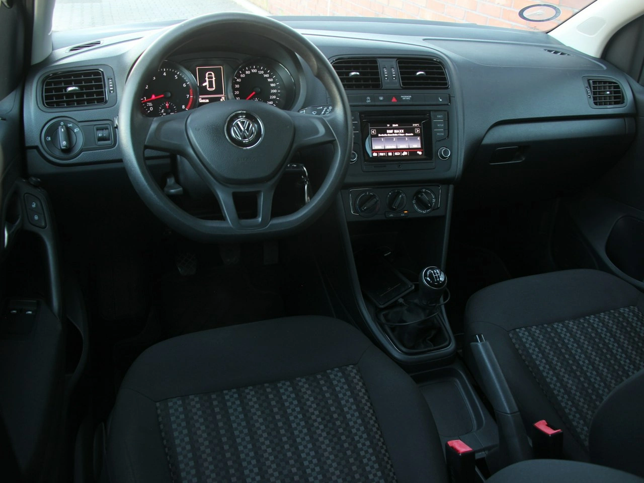Volkswagen Polo - Zdjęcie 15
