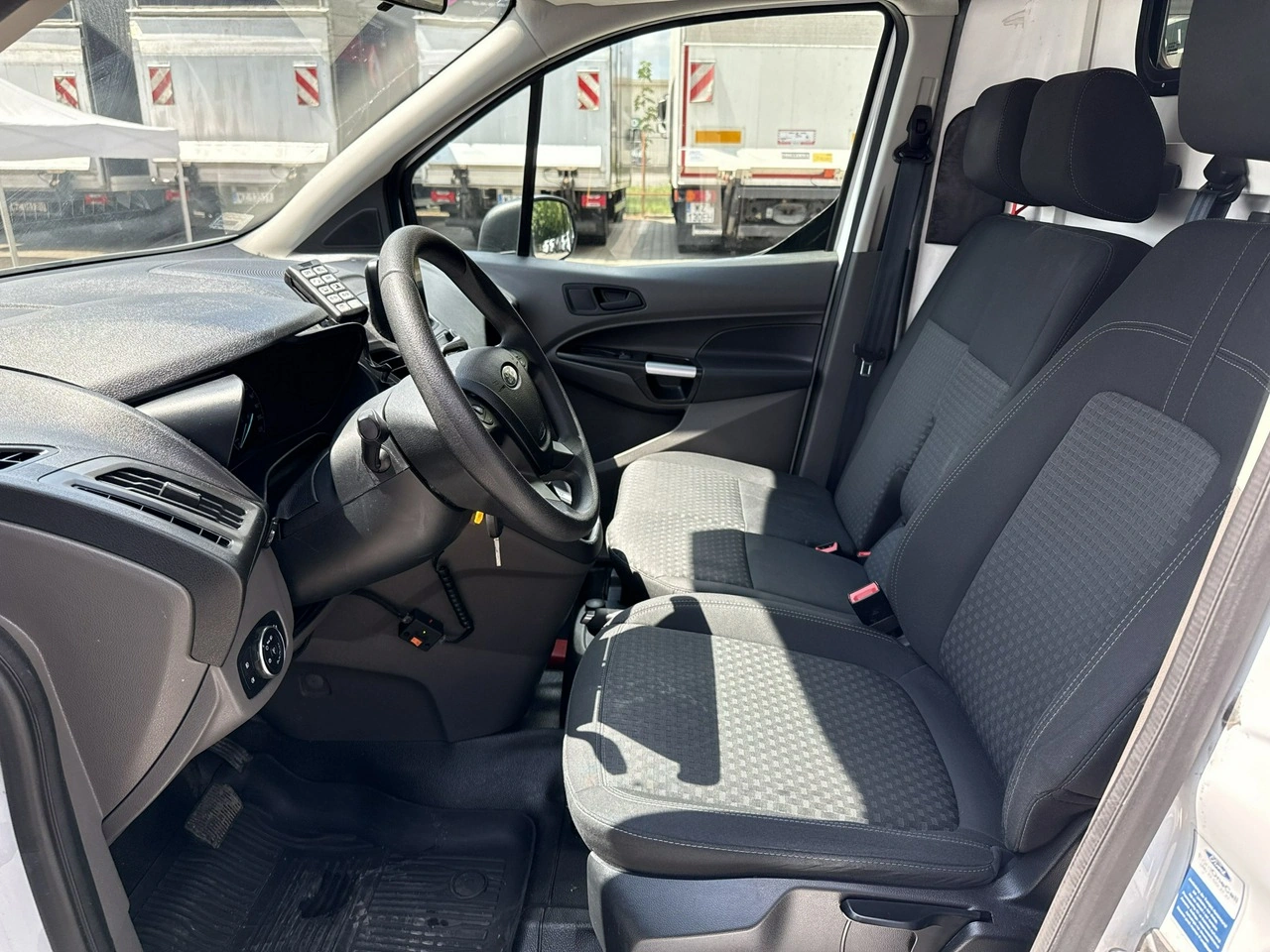 Ford Transit Connect - Zdjęcie 9