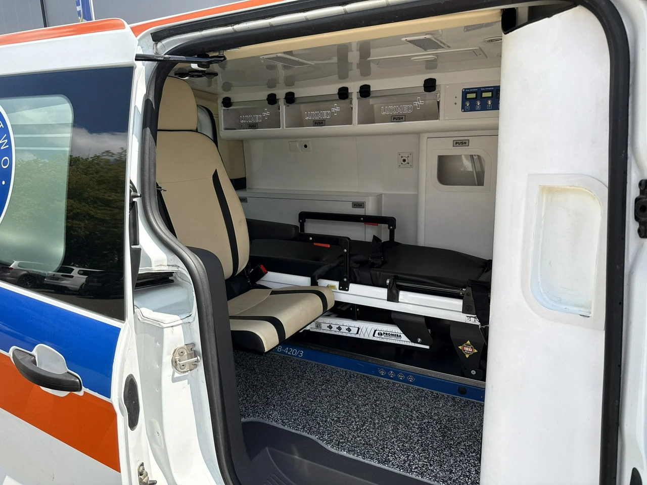 Ford Transit Connect - Zdjęcie 16