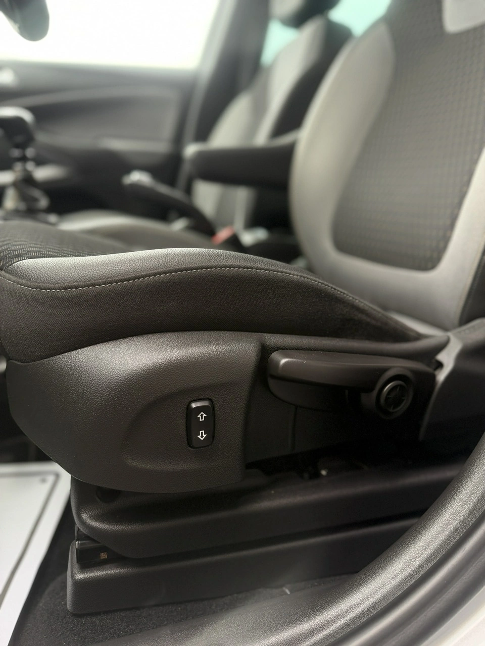 Opel Crossland X - Zdjęcie 21