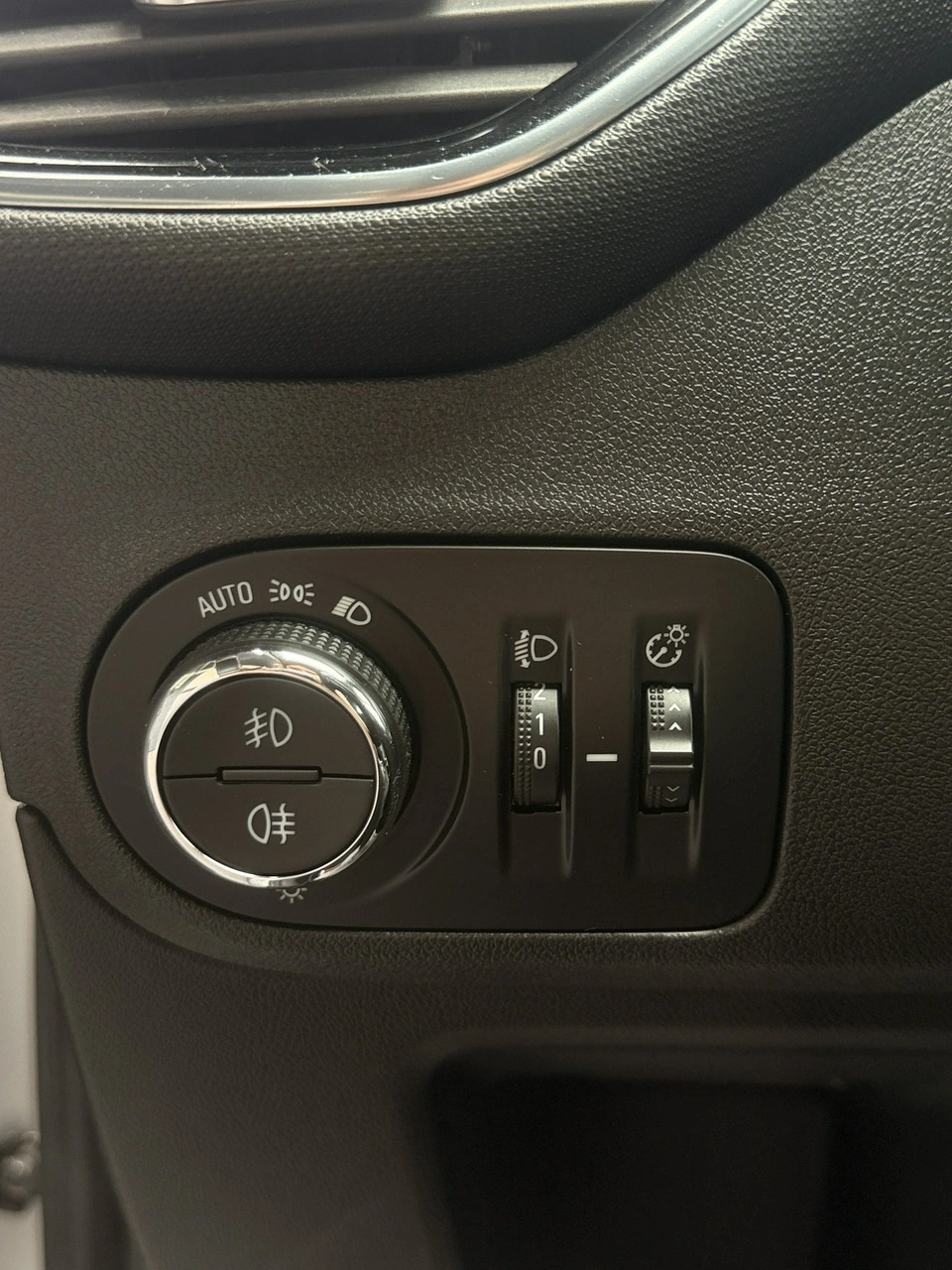 Opel Crossland X - Zdjęcie 22