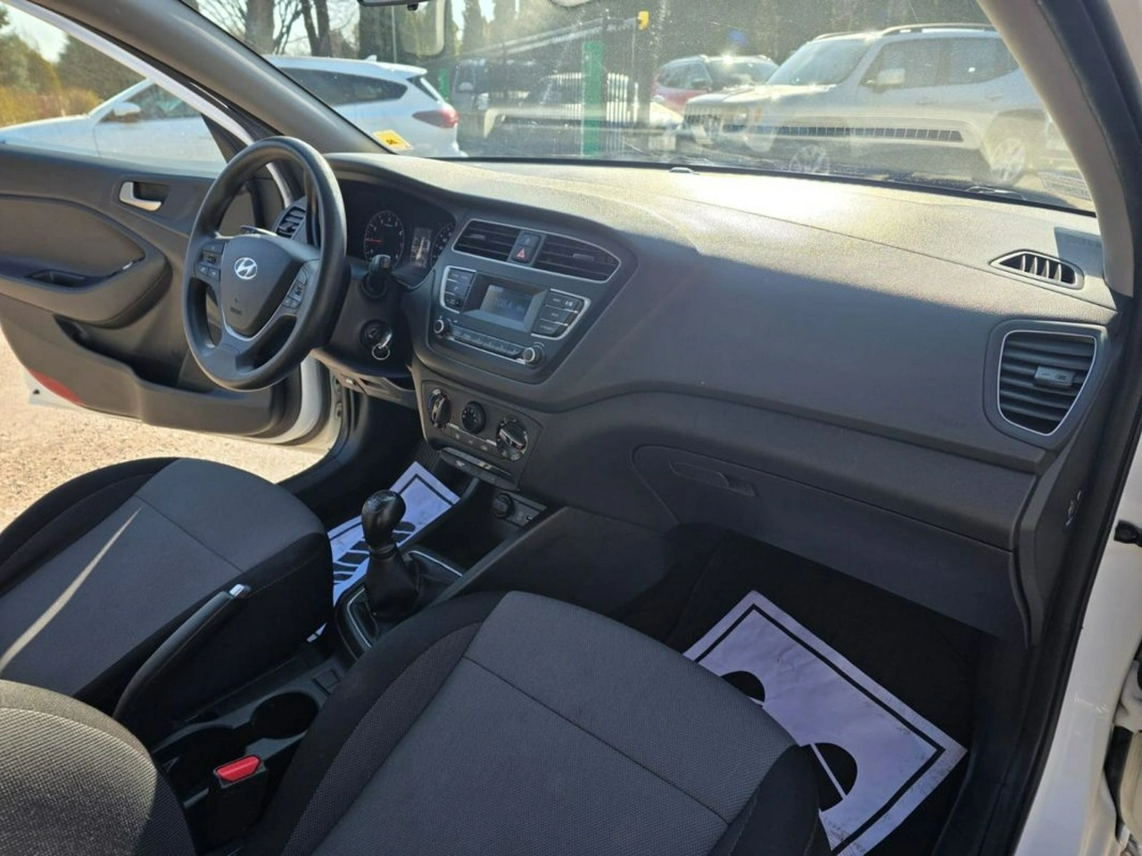 Hyundai i20 - Zdjęcie 14