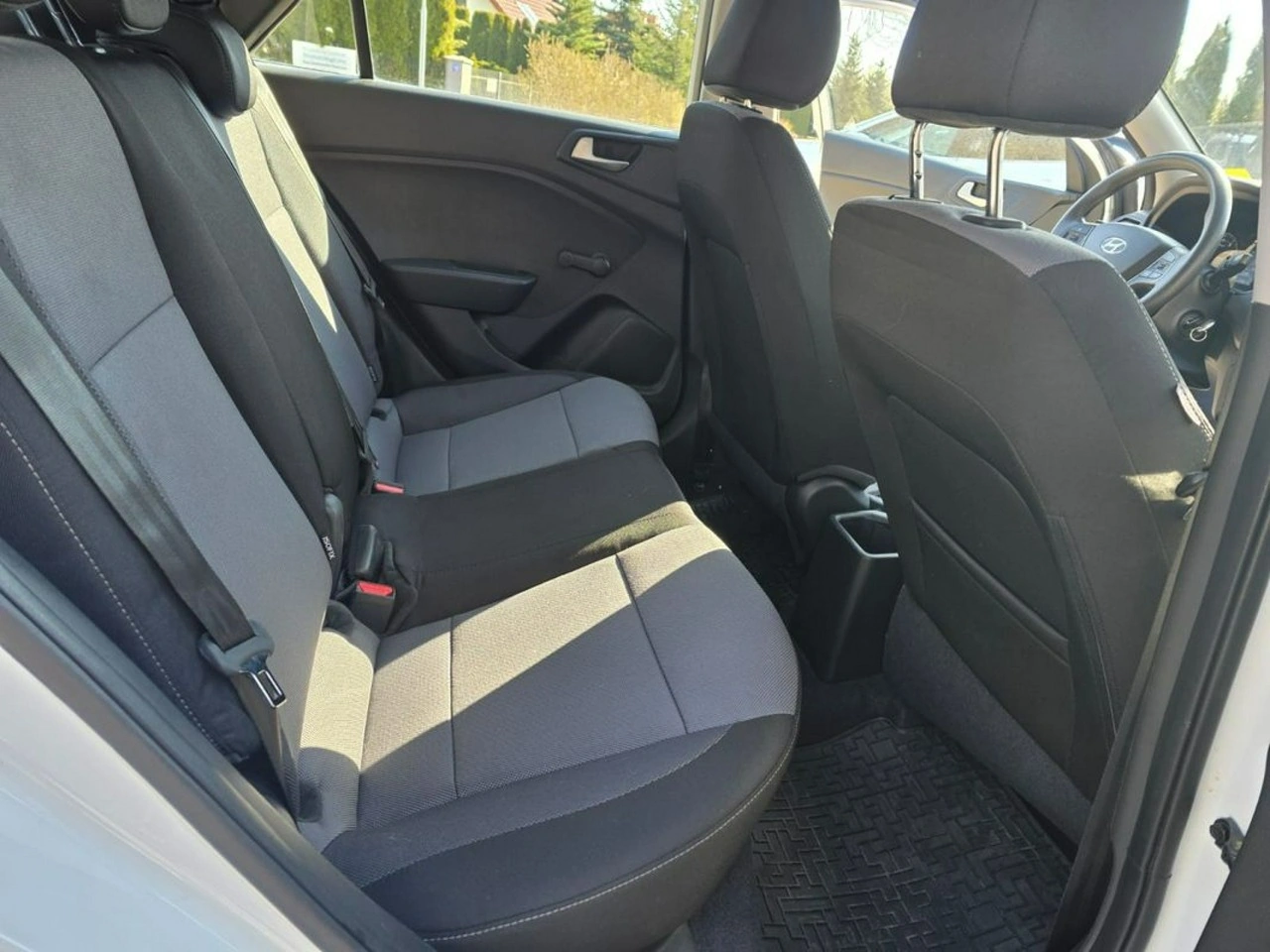 Hyundai i20 - Zdjęcie 17