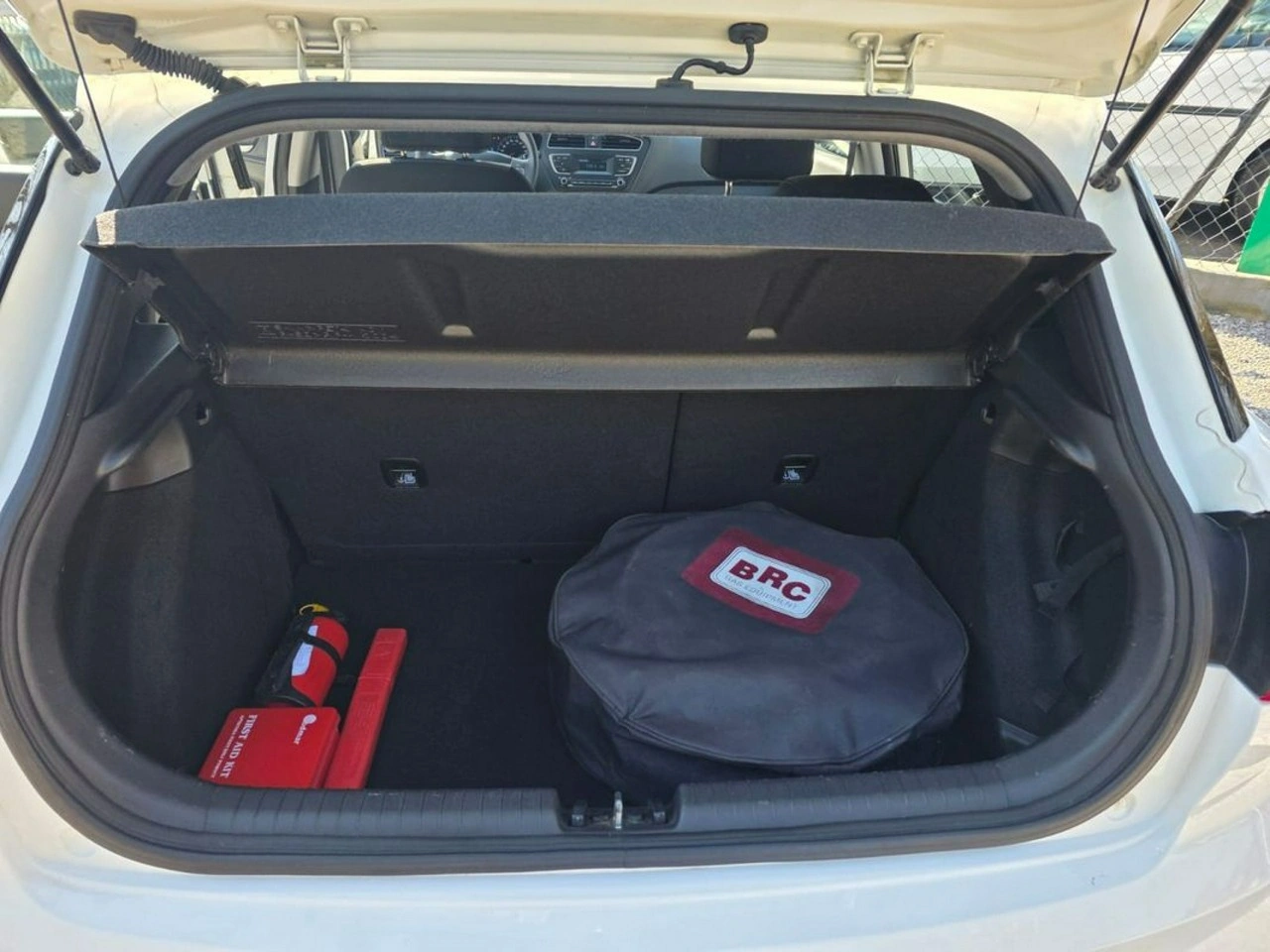 Hyundai i20 - Zdjęcie 19
