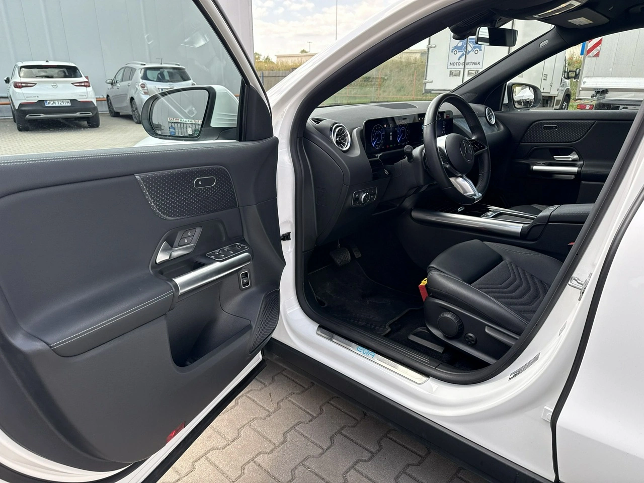 Mercedes EQA - Zdjęcie 9