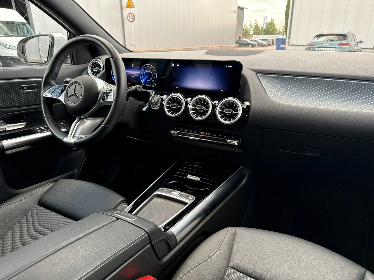 Mercedes EQA - Zdjęcie 21