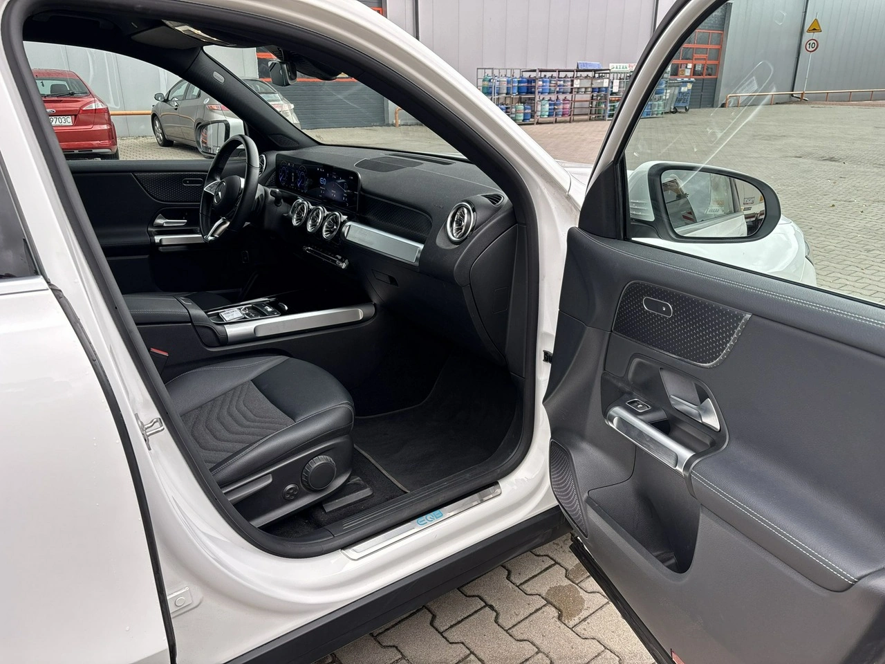 Mercedes EQB - Zdjęcie 15