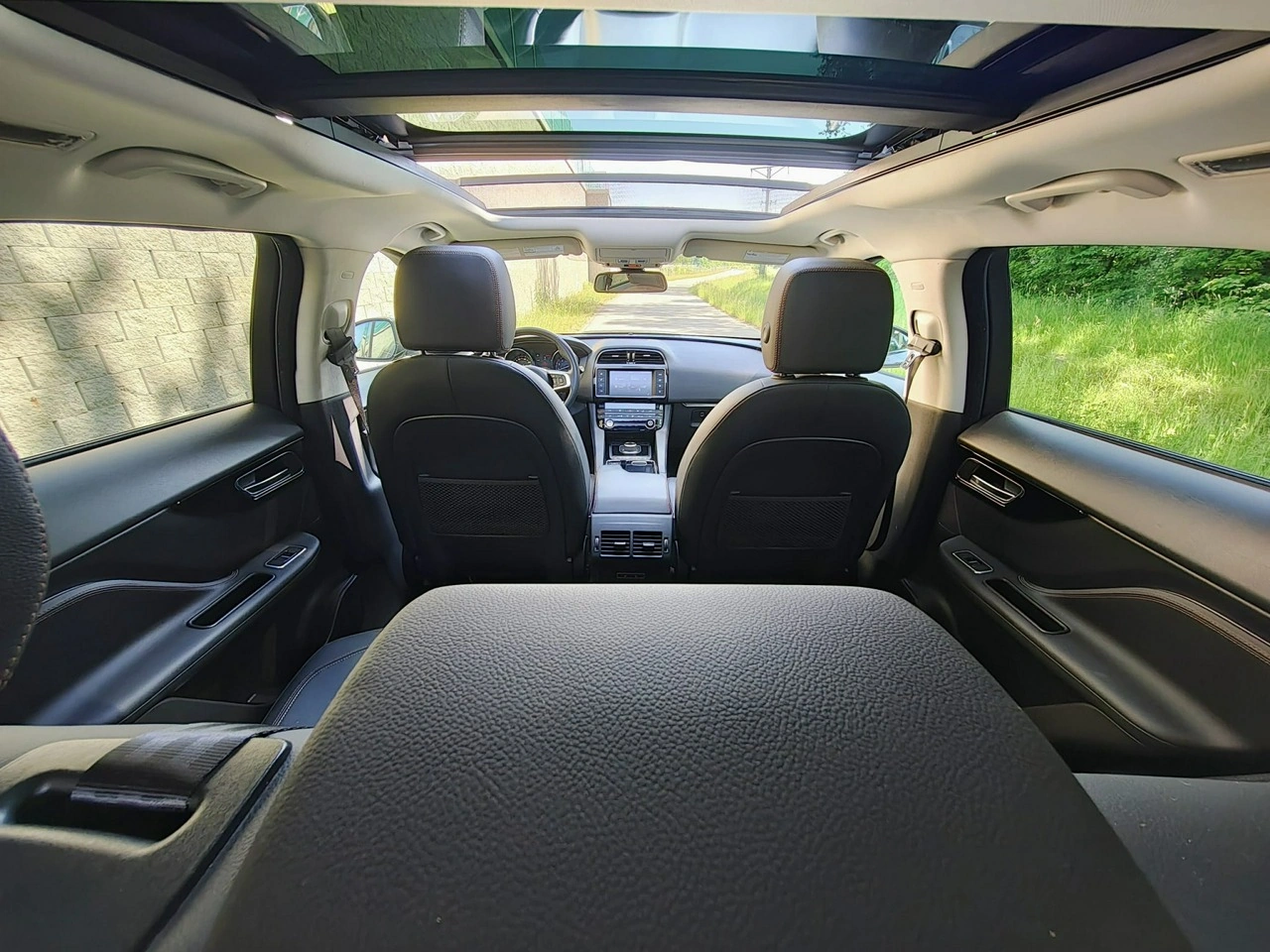Jaguar F-Pace - Zdjęcie 15