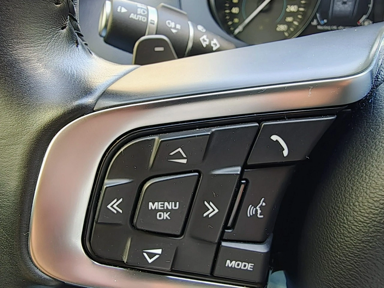Jaguar F-Pace - Zdjęcie 20