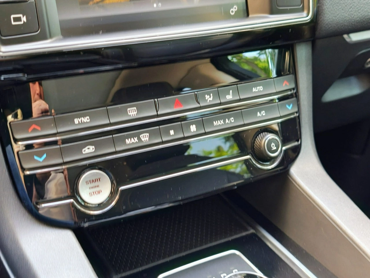 Jaguar F-Pace - Zdjęcie 23