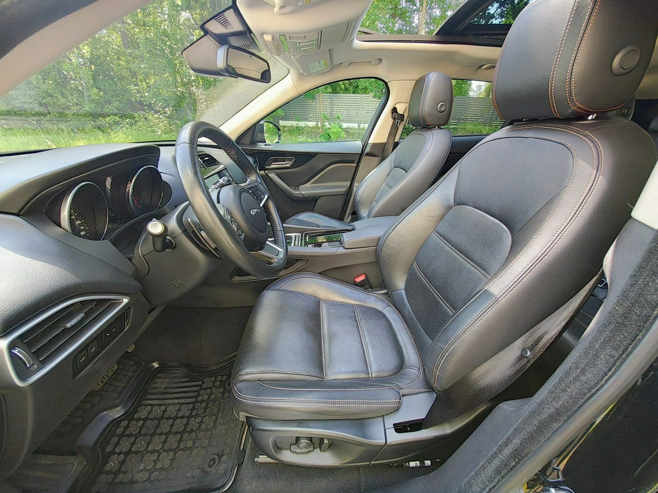 Jaguar F-Pace - Zdjęcie 8