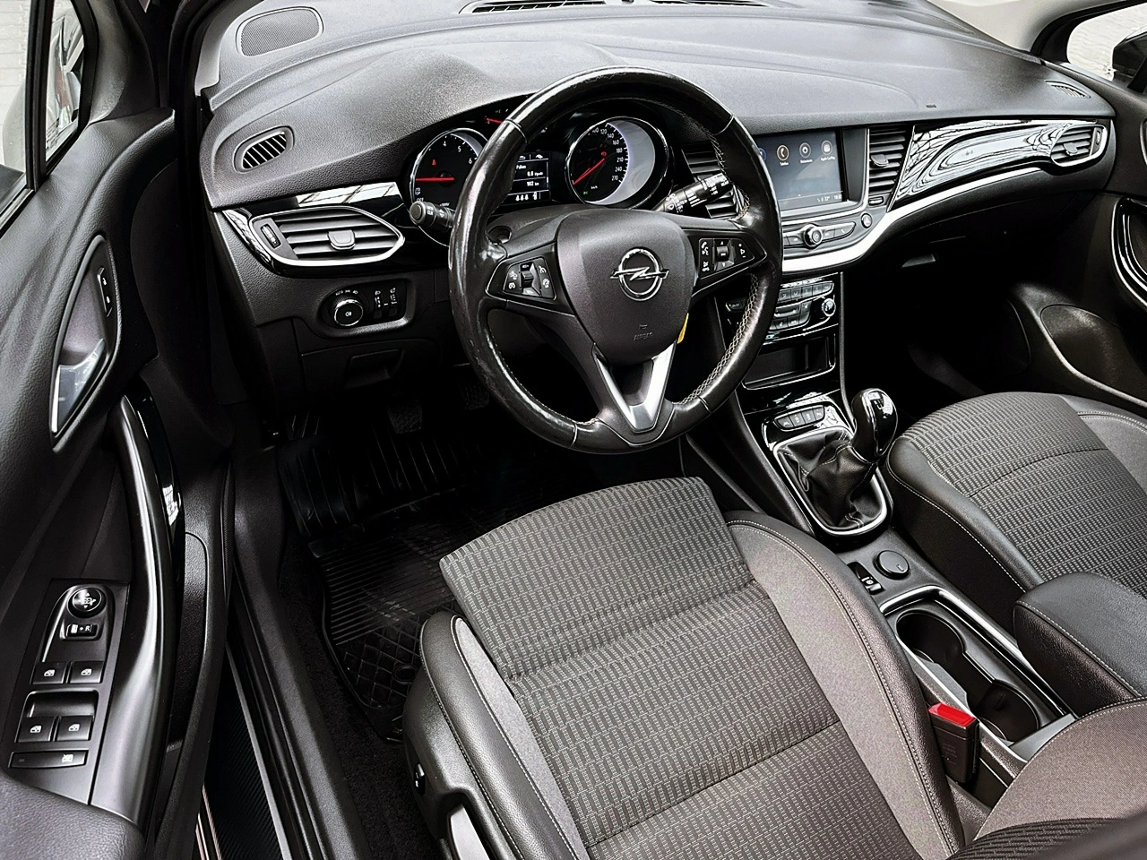 Opel Astra - Zdjęcie 14