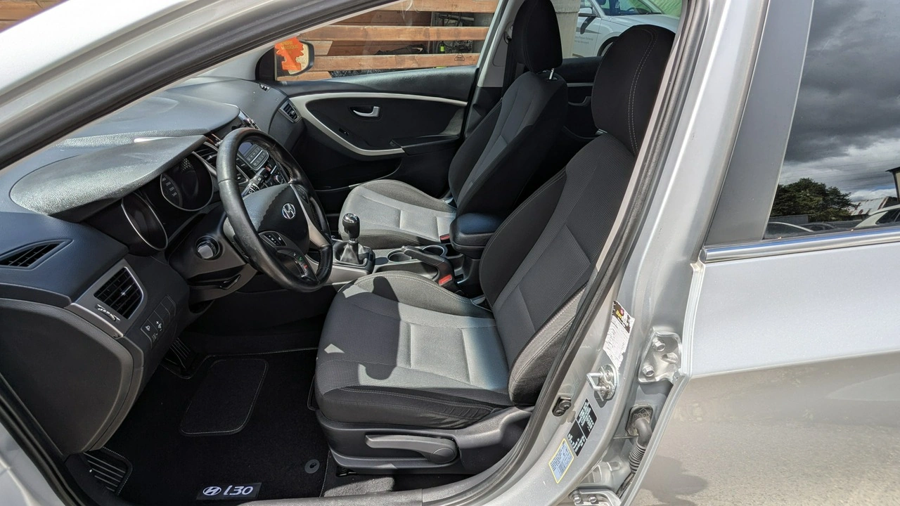 Hyundai i30 - Zdjęcie 17