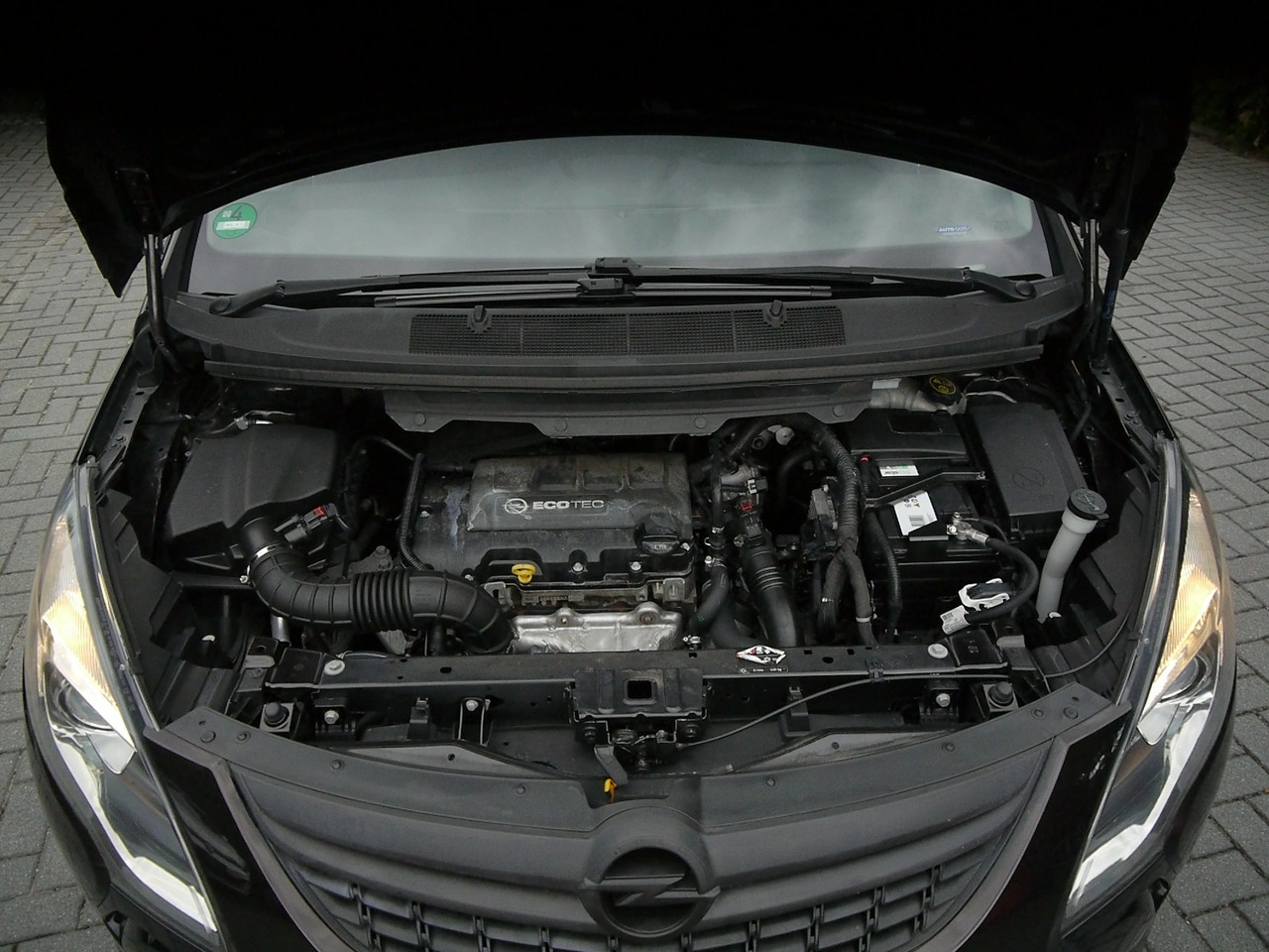 Opel Zafira - Zdjęcie 34